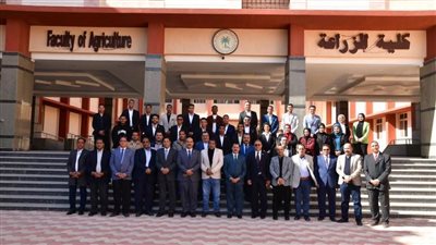 رئيس جامعة الوادى الجديد يجتمع بمجلس اتحاد الطلاب الجامعة  بتشكيله الجديد