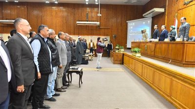 محافظ أسيوط: إطلاق مبادرة لإحياء منتجات خان الخليلي وصناعة التلي وإقامة ورشة بالمجمع الحرفي بالشامية 