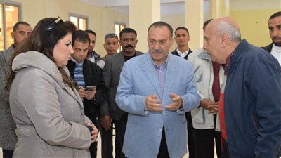 محافظ أسيوط يتفقد المجمع الصناعي الحرفي بالشامية بساحل سليم ويتابع إنتاج مشغل الخياطة