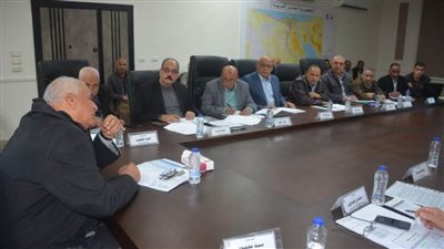 محافظ الوادي الجديد وقف حفر الآبار بالأراضي غير المستغلة والمسحوبة