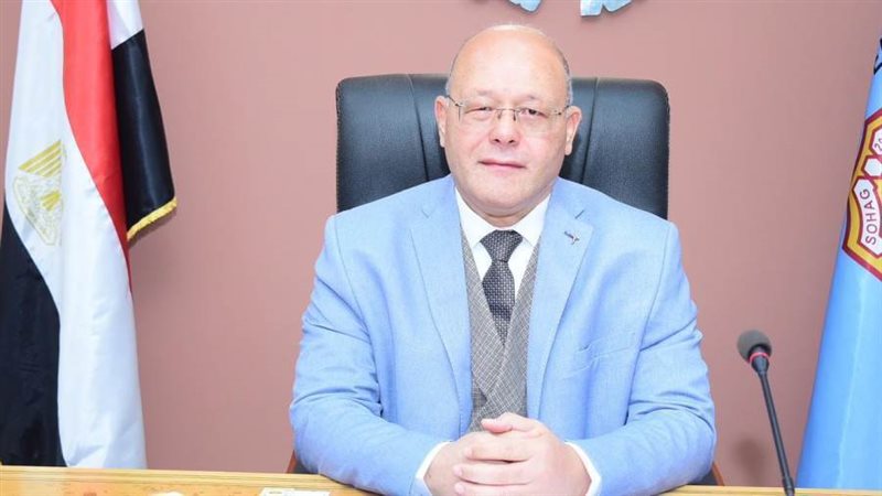 الدكتور أيمن عاشور