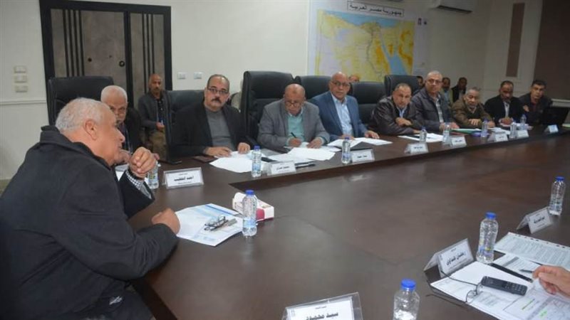 جانب من لقاء محافظ