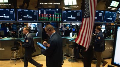 الأسهم الأمريكية تفتتح على أداء متباين بعد تقرير التضخم الأقوى من المتوقع وانخفاض أسهم التكنولوجيا