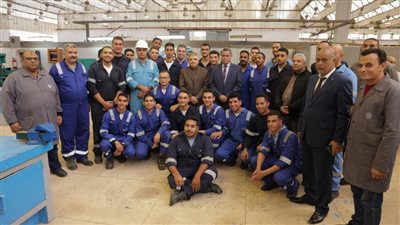 ببورسعيد.. الفريق أسامة ربيع يشهد بناء أول مقدمة سفينة وفقا للمعايير العالمية 