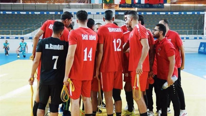 الفريق الأول للكرة