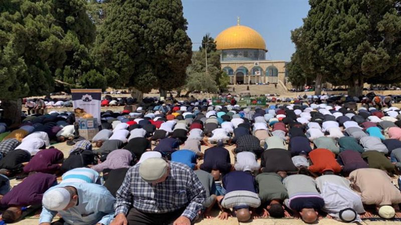 صلاة الجمعة في المسجد