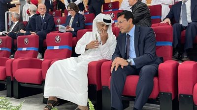 وزير الرياضة يصل ستاد 