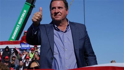 ترامب يعين رئيس منصته 