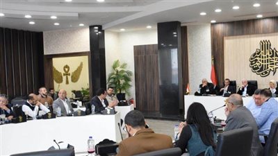 ورشة عمل لرفع كفاءة العاملين المعنيين بمراكز إصدار تراخيص المحال العامة بأسوان