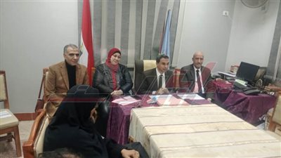 وكيل تعليم كفر الشيخ يجري مقابلات المتقدمين لتسيير الأعمال