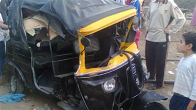 إصابة 3 أشخاص فى حادث تصادم توك توك بدراجة نارية فى شبين القناطر