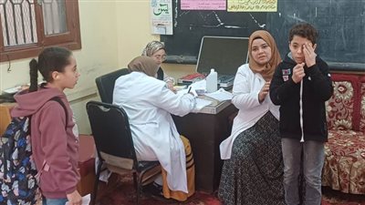 الكشف على 445 حالة فى قافلة طبية لجامعة بنها بكفر الشيخ إبراهيم