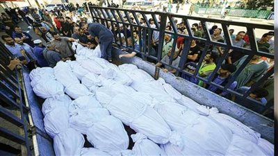 تحذير من كارثة بيئية جراء تكدس جثامين الشهداء في شوارع غزة