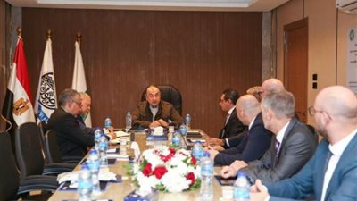 شيمي يبحث مع شركتي 