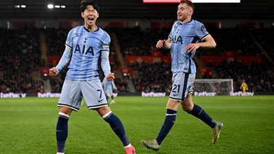 طوفان السبيرز.. توتنهام يسحق ساوثهامبتون في البريميرليج