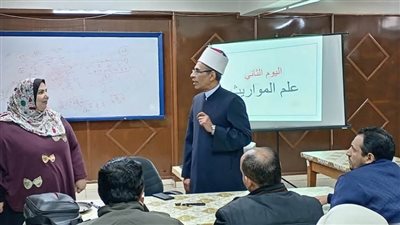 رئيس منطقة القاهرة الأزهريّة يلقي محاضرة في علم المواريث