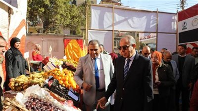 محافظ المنيا يفتتح سوق اليوم الواحد بمنطقة أبو هلال ضمن مبادرة 