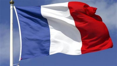 رفع علم فرنسا فوق سفارتها في دمشق للمرة الأولى منذ عام 2012