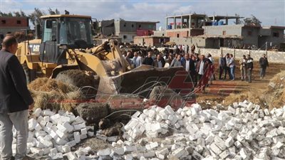 الموجة الـ 24 تزيل التعديات على أملاك الدولة والأراضي الزراعية بكفر الشيخ