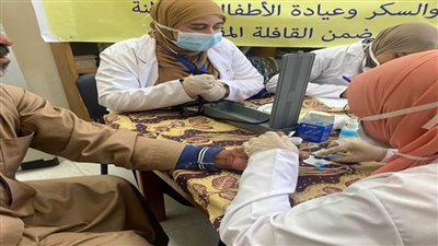 بمشاركة 5 عيادات طبية.. قافلة علاجية مجانية بقرية 6 أكتوبر المحرومة من الرعاية الصحية صور