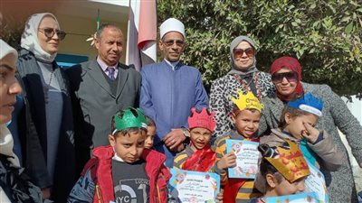 رئيس إدارة منطقة القاهرة الأزهرية يكرم الفائزين بمسابقة رياض الأطفال