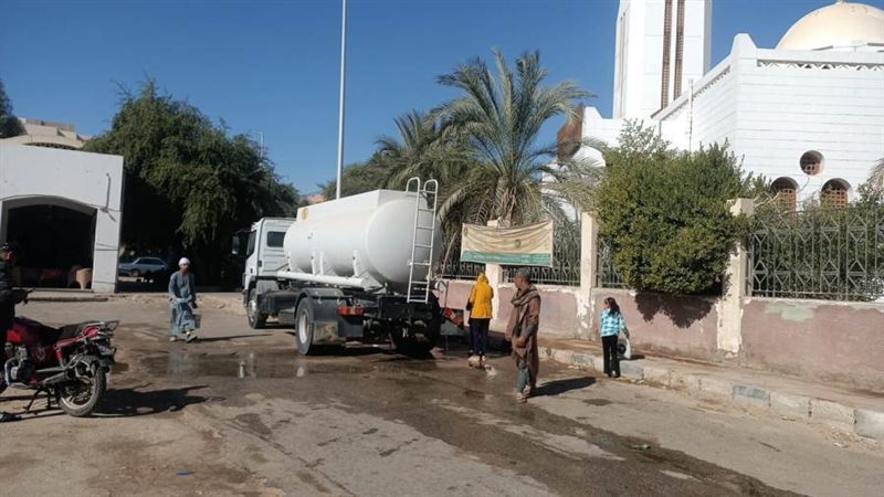 الدفع بسيارات المياه