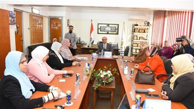 رئيس جامعة أسيوط يترأس اجتماع مجلس كلية التربية للطفولة المبكرة لانتخاب ممثل الكلية بلجنة اختيار العميد