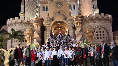 أطفال المحافظات الحدودية في زيارة لمسجد الصحابة بشرم الشيخ