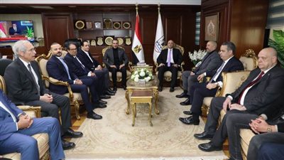 محافظ بني سويف يستقبل قيادات 