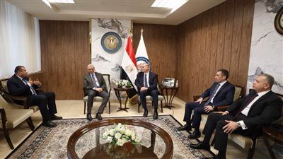 وزير البترول والثروة المعدنية يستقبل وفدًا برلمانيًا رفيع المستوى