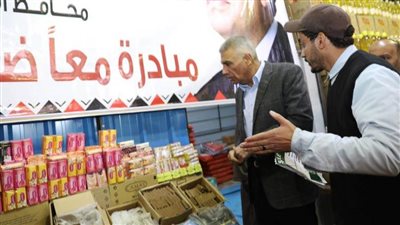 محافظ أسوان يفتتح المعرض الدائم للسلع الغذائية المخفضة بمدينة دراو بتخفيضات تصل إلى 30% 
