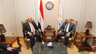 بحث الاستعانة بالشركات المصرية لتطوير مشروعات البنية التحتية بالعراق