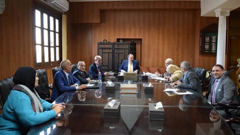 اجتماع رئيس جامعة