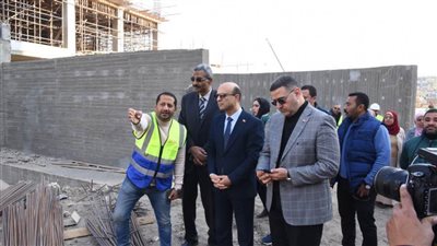 رئيس جامعة أسيوط يتفقد مستجدات الأعمال الإنشائية والتنفيذية لمشروع مستشفى الأورام الجامعي الجديد 