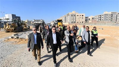 وزير الإسكان في زيارة مفاجأة لمدينتي القاهرة الجديدة والشروق 