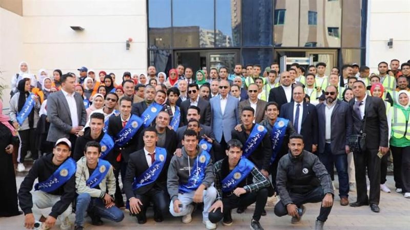 وزير الشباب ومحافظ