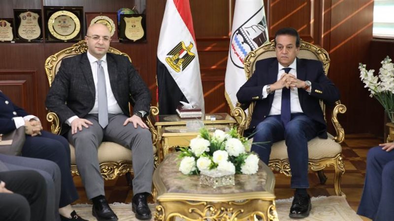 محافظ بنى سويف يستقبل