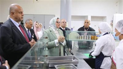 نائب محافظ الوادي الجديد تشيد بانطلاق التخصص الفندقي بمدارس المحافظة