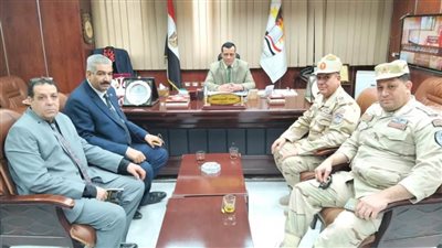 وكيل تعليم سوهاج يبحث زيادة عدد المدارس العسكرية بالمحافظة