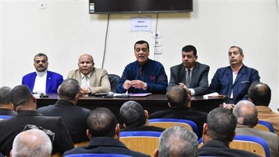 وكيل تعليم سوهاج يعقد اجتماعاً لمتابعة الاستعدادات لامتحانات نصف العام