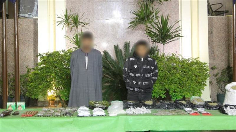 المتهمين والمضبوطات