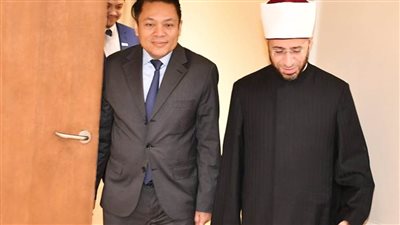 وزير الأوقاف يستقبل سفير ماليزيا لبحث التعاون المشترك 