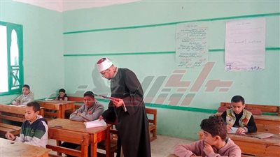 رئيس منطقة كفر الشيخ الأزهرية يتفقد امتحانات النقل الابتدائي