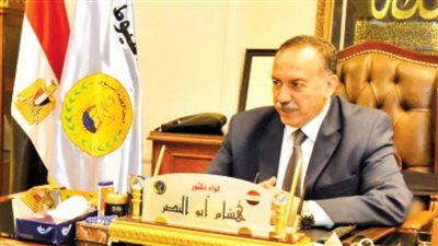 محافظ أسيوط يفتتح قافلة منافذ متحركة للسلع الغذائية والزراعية