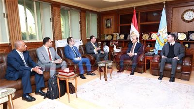 مناقشة خطة التطوير المؤسسي وتطبيق منظومة التحول الرقمي