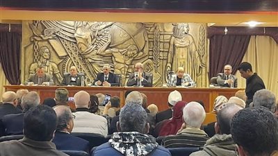 المشاركون بندوة 