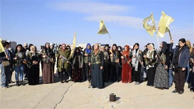 عاجل.. نساء الدرباسية يحملن السلاح لحراسة مناطقهن من ميليشيات الجولاني في سوريا