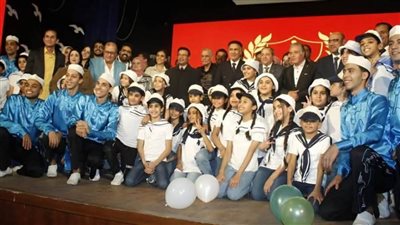 محافظ بورسعيد ونائب رئيس قصور الثقافة يشهدان احتفالية العيد القومي 