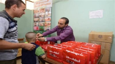 الأورمان تسلم سماعات طبية لذوي الهمم بقرى ونجوع أسوان 