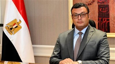 وزير الإسكان يتفقد أعمال الطرق بمنطقة أحياء بيت الوطن بالقاهرة الجديدة